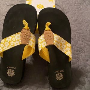 Yellow Box Sandals, size 9, yellow and white.